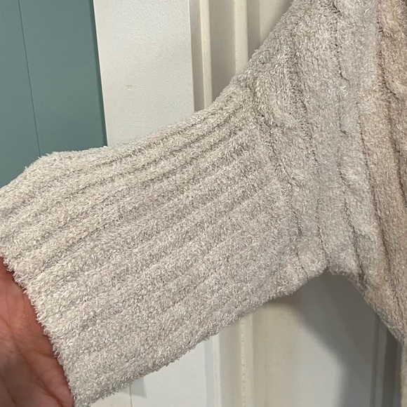 Barefoot Dreams Cream Colored CozyChic Lite Cable Shrug. Size S/M. - Picture 7 of 13